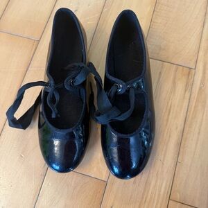 Girls' Black Patent tap shoes